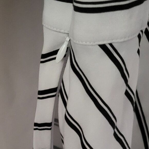 Du Jour QVC Blouse wrap side zip Sz 16 B/W stripes Rayon BOHO Chic puff playful - Picture 11 of 16